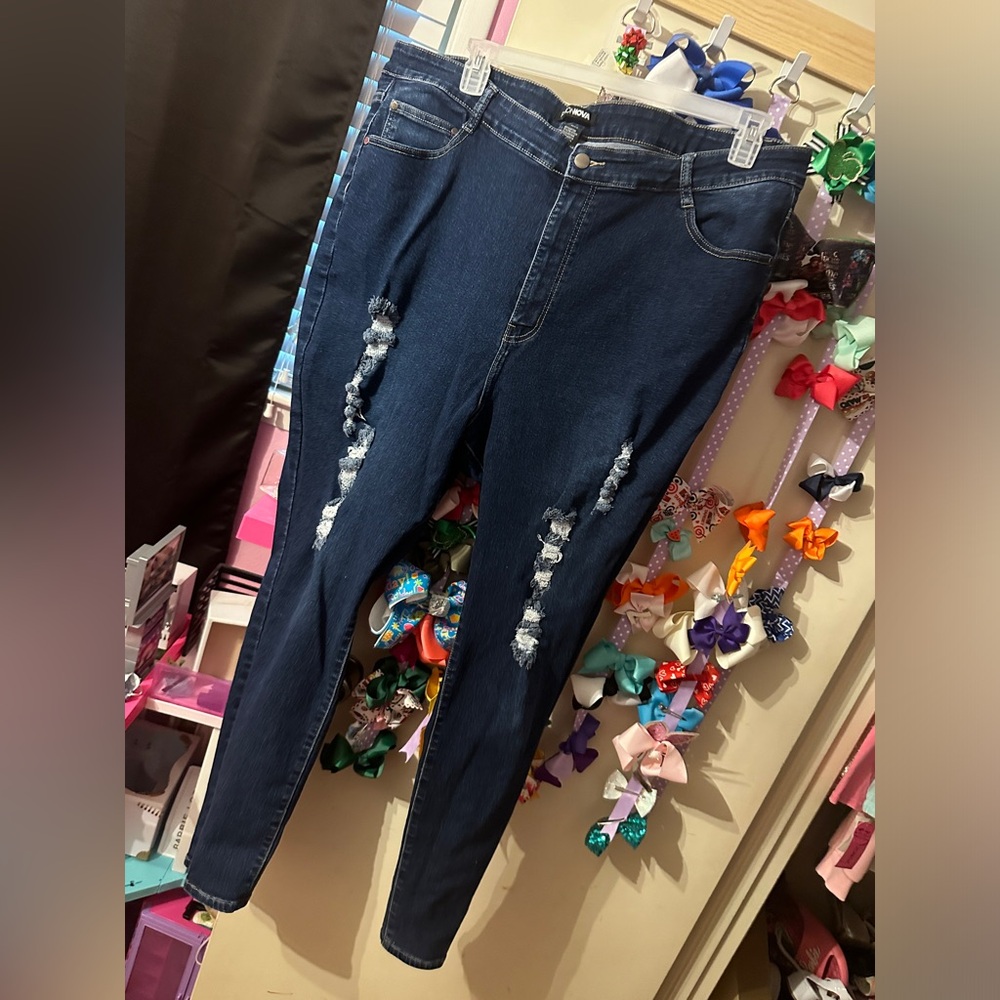 Fashion nova skinny leg denim.  Worn once!!!